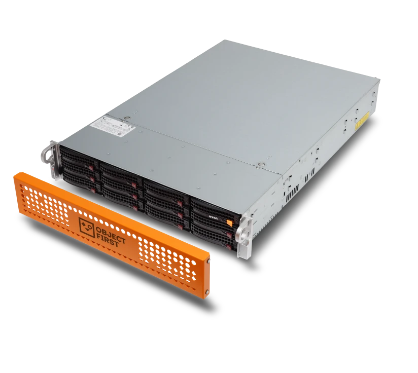 Object First rackmount server appliance with removable front panel cover
